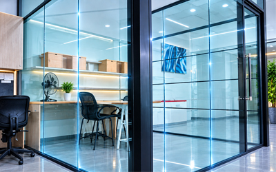 Glass facade system